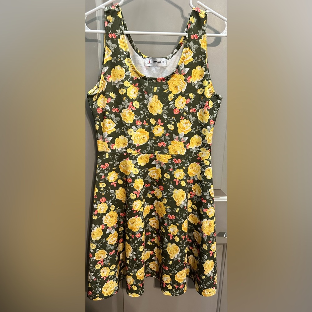 Tomsware Size L Yellow Roses Fit & Flare Dress